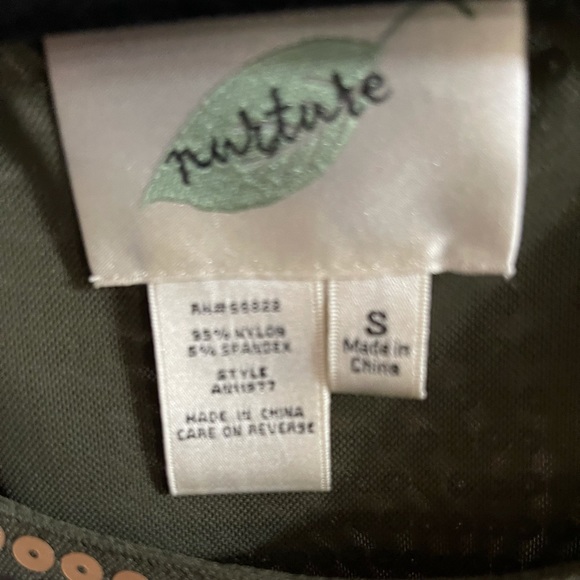 Green with gold sequence tank top size small - Picture 4 of 5